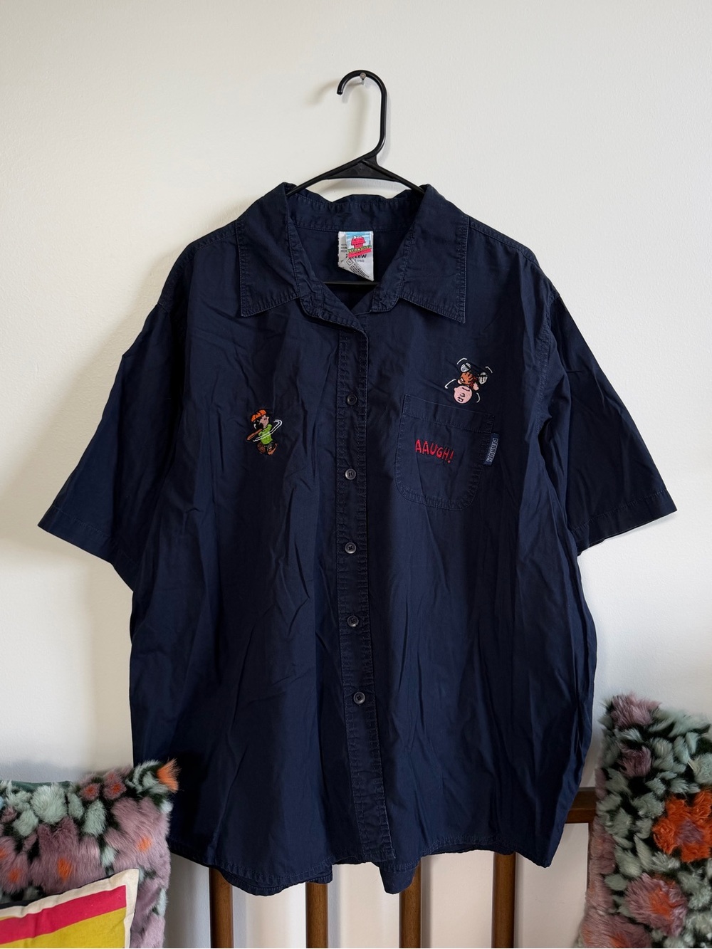 VINTAGE PEANUTS CHARLIE BROWN + FRIENDS BUTTON DOWN